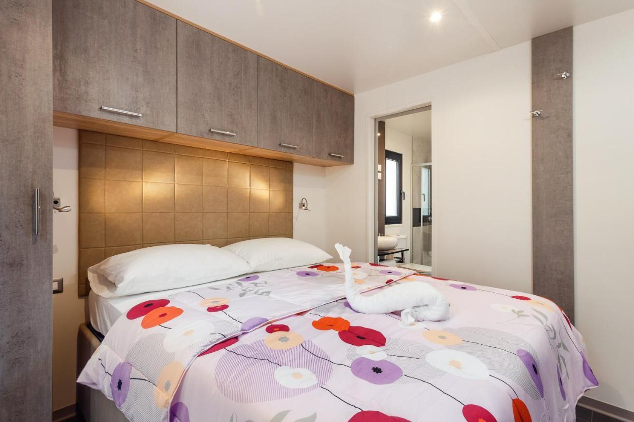 Premium Camping Homes Santa Marina, Lanterna Tar-Vabriga ภายนอก รูปภาพ